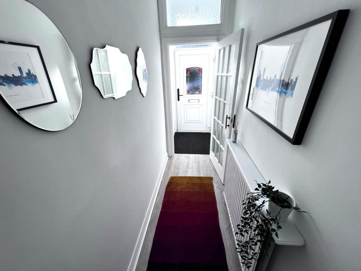 House In Manchester Exterior photo